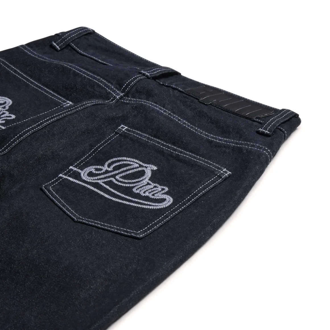 CENTER SEAM DENIM BLACK RAW