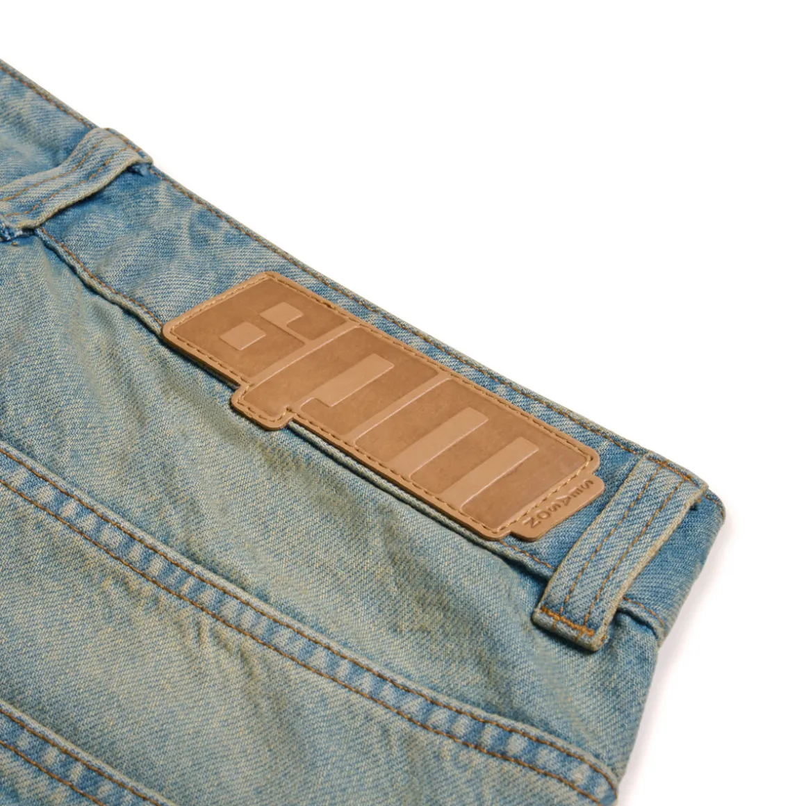 CENTER SEAM DENIM LIGHT WASH
